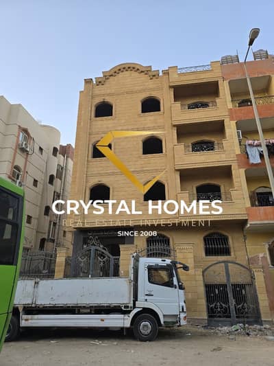 عماره للبيع في مدينة 6 اكتوبر مبنيه بالكامل مساحة ارض 299 متر نص تشطيب