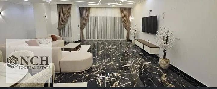 **للإيجار | دوبلكس بحديقة مفروش بالكامل في Hyde Park New Cairo**  استمتع بأسلوب حياة فاخر داخل **Hyde Park New Cairo**، أحد أكبر وأرقى المجتمعات السكن
