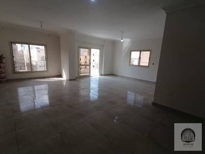 شقة للبيع في النرجس عمارات دور رابع اساسنير 220م ,4 غرف و3حمام فيو جاردن تشطيب سوبر لوكس 7 مليون