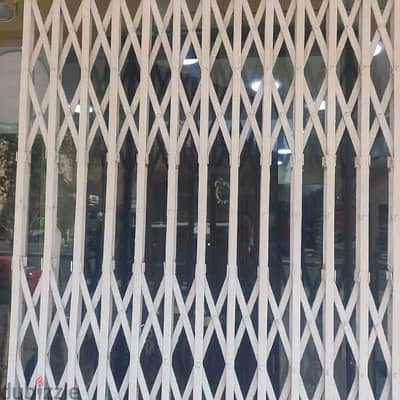 باب اكورديون حديد محمل عالى الخامه باكسسواراته للبيع عرض 3 متر باب اكورديون حديد محمل عالى الخامه باكسسواراته للبيع عرض 3 متر