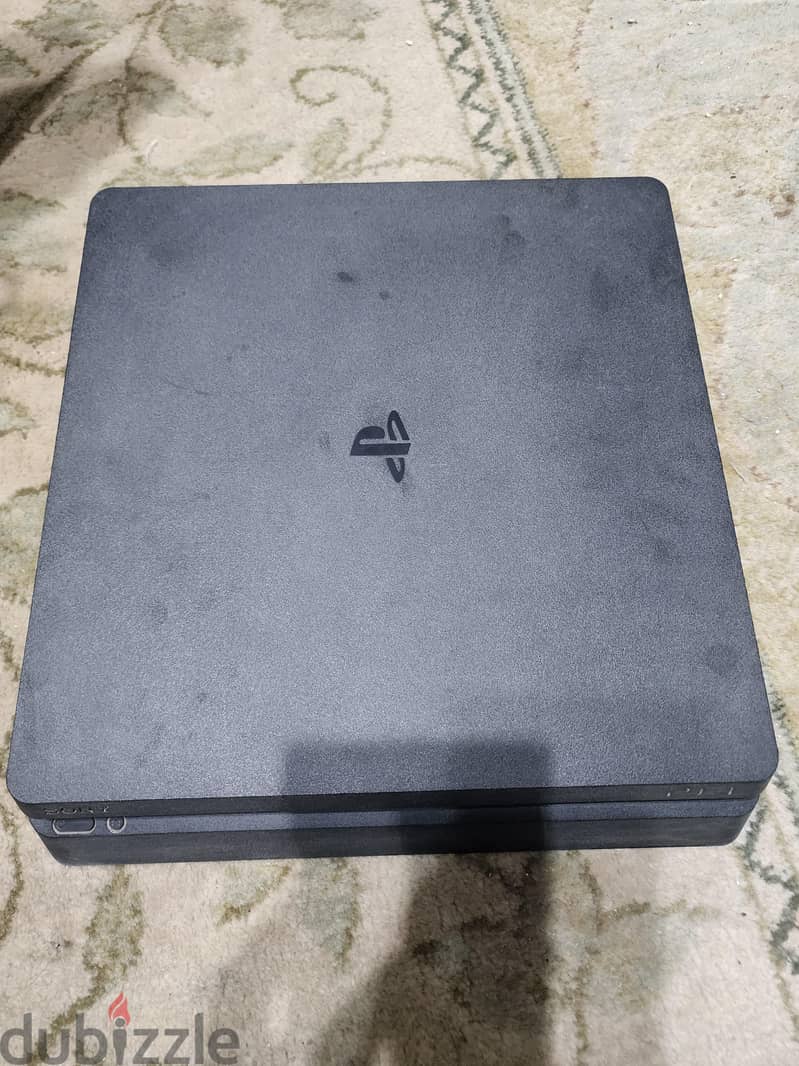 Ps4 slim ,barely used, zero condition 1