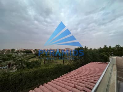 للإيجار فيلا فاخرة في مدينتي – نموذج E فرصة مميزة لاستئجار فيلا راقية في مدينتي بتشطيب ديلوكس فاخر من الرخام الإسباني، مفروشة بالكامل، مع تصميم مميز