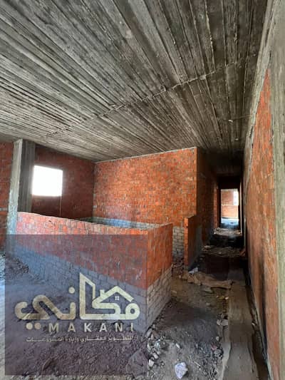 فرصه للاستثمار او للسكن في الحي المتميز في مدينه بدر شقه دور اول امامي 140م  ناصيه صريحه تاني نمره من الخدمات الي في منتصف الحي متاح تسهيلات في السدات