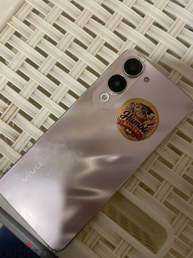 Vivo Y04 3