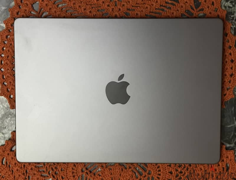 Apple MacBook Pro M4 Pro 1