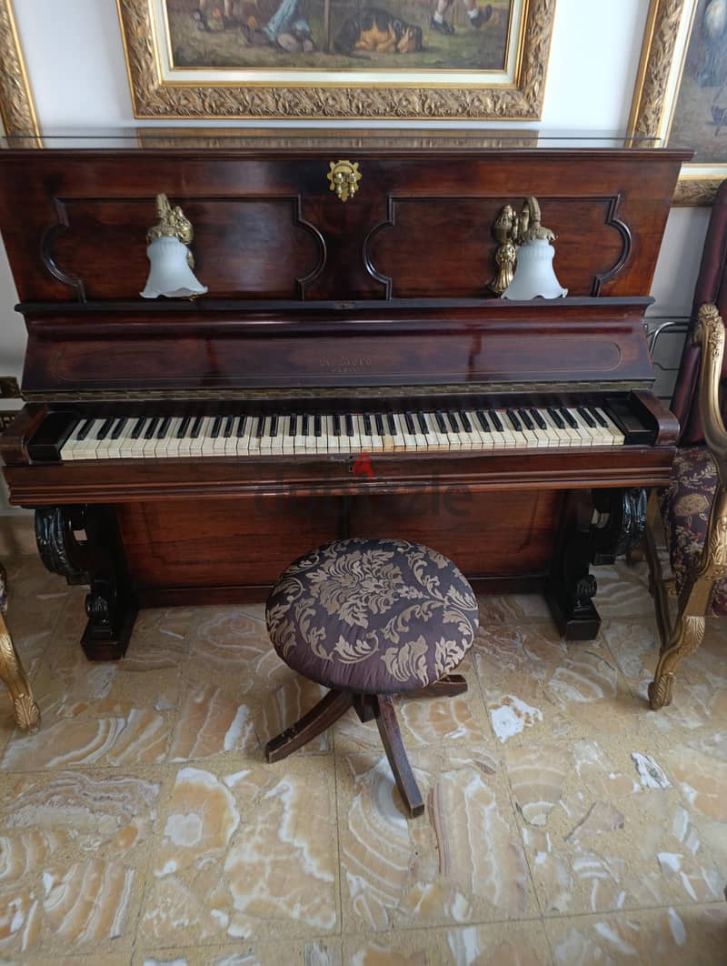 antique piano 1