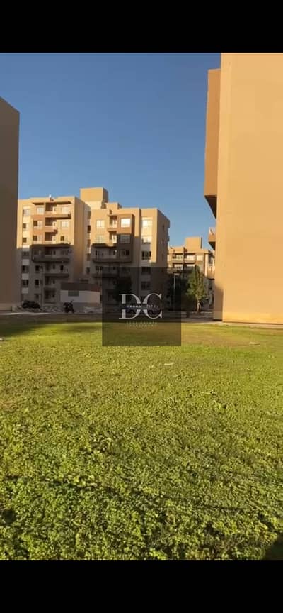 شقه للايجار في كمبوند وصال ارضي بجاردن 170م جاردن مزروعه