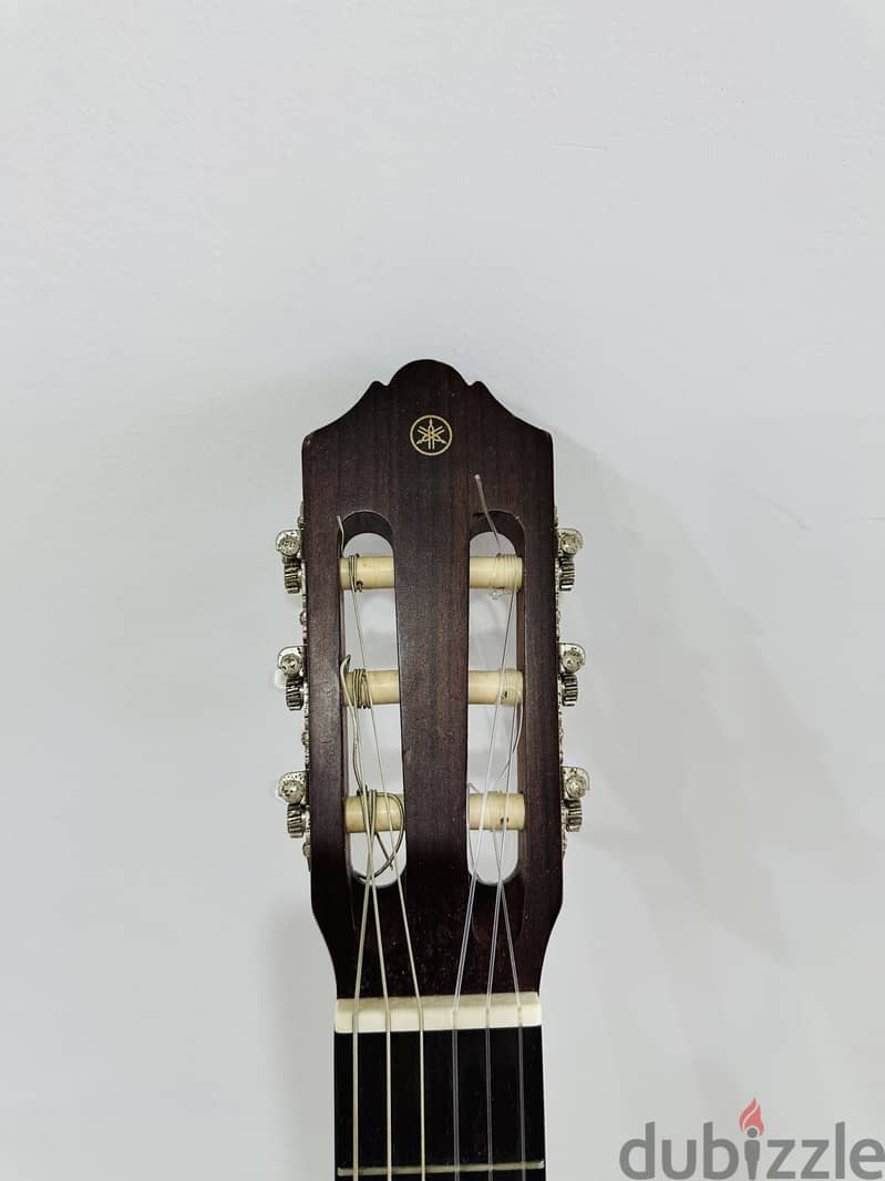 Yamaha Classical nylon guitar 4