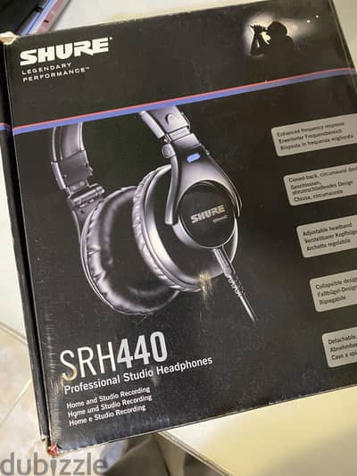 SHURE SRH440 Closed-Back Over-Ear Studio Headphones