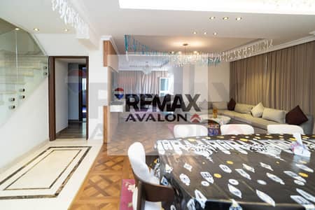 Duplex 250 m  for Sale in Roushdy (Syria Street)