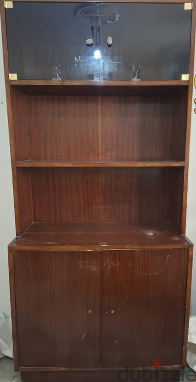 مكتبه