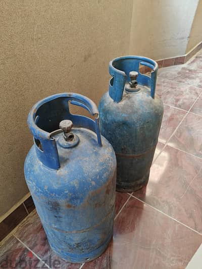 انبوبتين غاز منازل نضاف جدا وواحدة منهم لسه مليانة