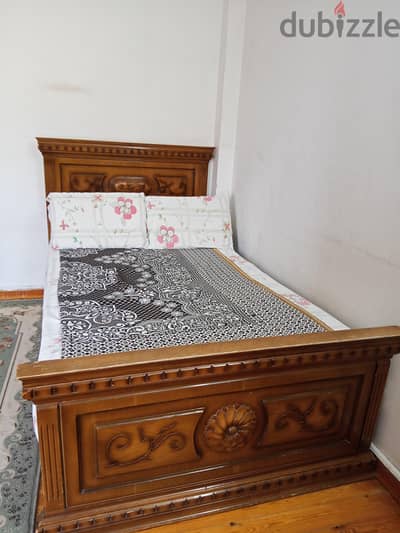٢ سرير و كمودينو و تسريحة