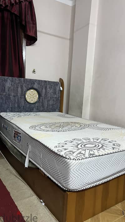 سرير بالمرتبه