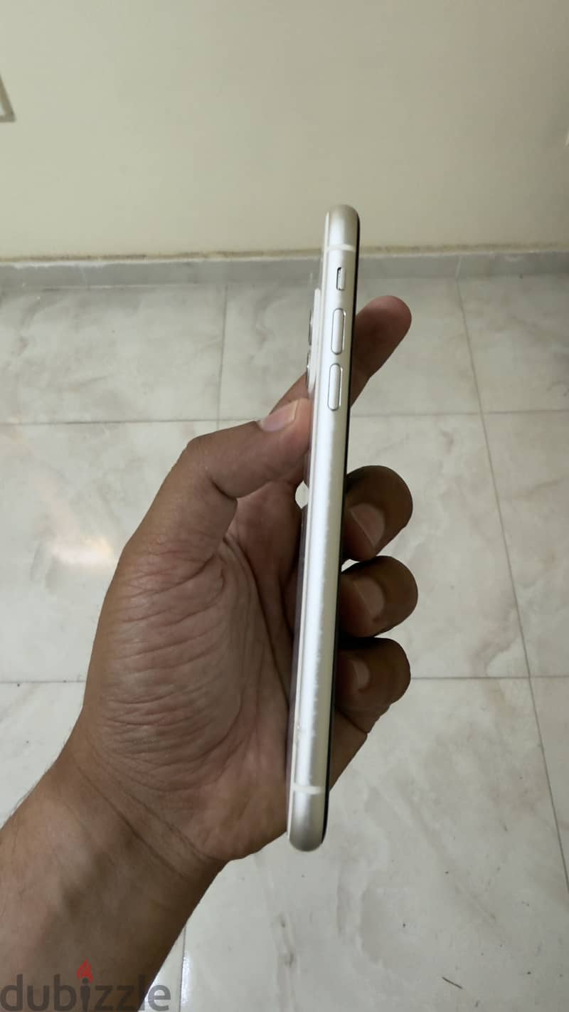 Apple - iPhone 11 4