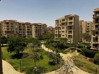 شقة 175 م للبيع بمدينتى B3  بجوار الساوث بارك والمركز الطبى خطوات للحركة تشطيب الترا سوبر لوكس ( اول سكن )