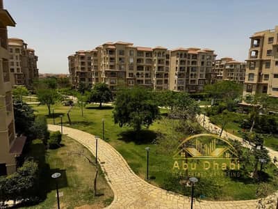شقة 175 م للبيع بمدينتى B3  بجوار الساوث بارك والمركز الطبى خطوات للحركة تشطيب الترا سوبر لوكس ( اول سكن )