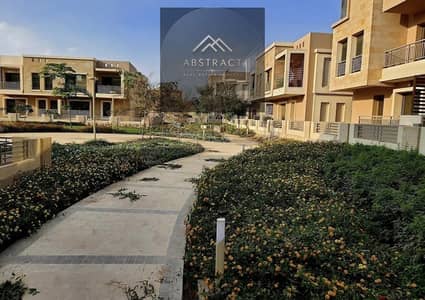 بخصم 50% فيلا260 متر تشطيب كامل بالتقسيط بجاردن 120 متر للبيع علي طريق السويس امام المطاروقريبة من مدينة نصر ومصر الجديدة في تاج سيتي القاهرة الجديدة
