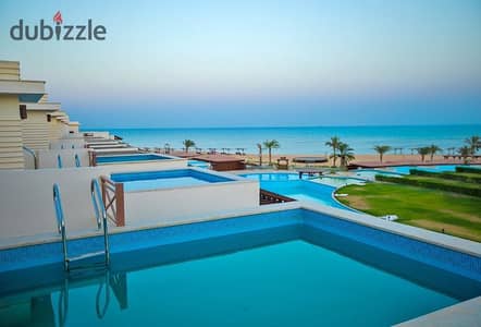 للبيع شاليه صف اول علي البحر متشطب بالكامل بالتقسيط في بلو بلو العين السخنه  For sale fully finished chalet in Blue Blue Ain Sokhna