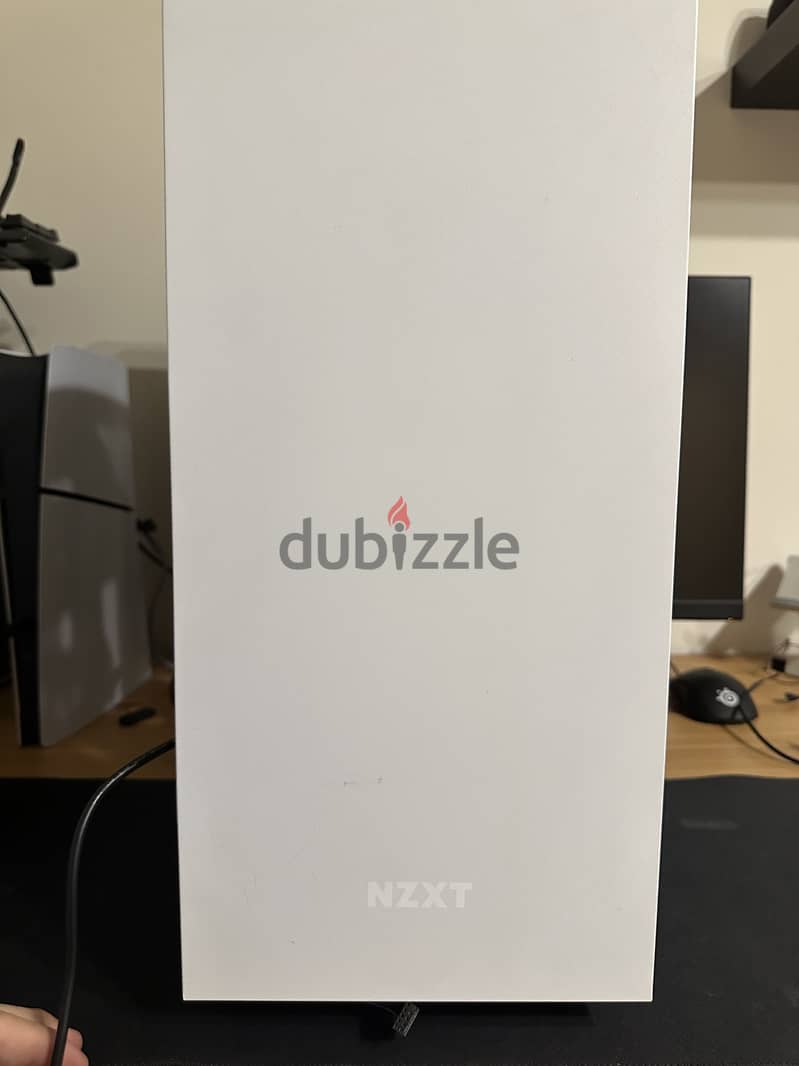 NZXT H500 Broken Panel 2