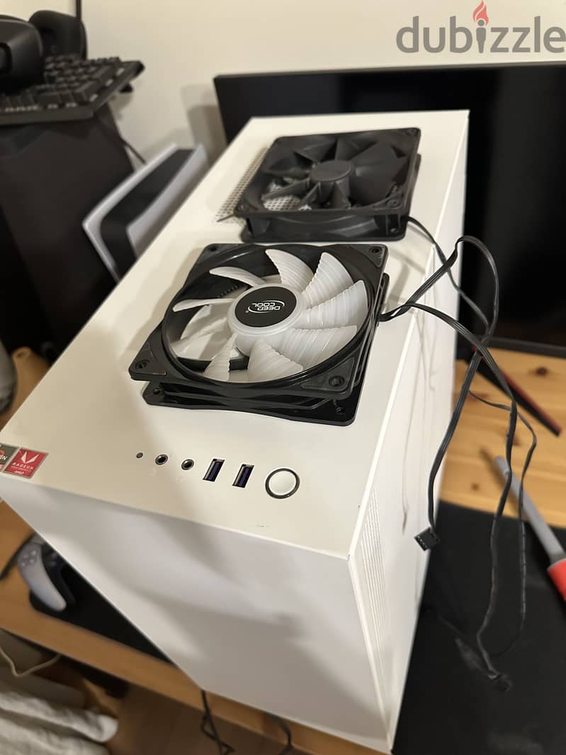NZXT H500 Broken Panel 4