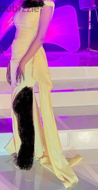 فستان سواريه اصفرyellow soirée dress satin فستان سواريه اصفرyellow soirée dress satin