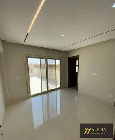6 Bedrooms 225 sq.M Apartment for rent 60,000 EGP in Stone Residence Compound, Katameya