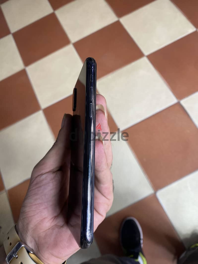 Apple - iPhone XS 4