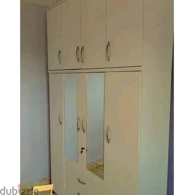  دولاب بلاكــار بتصميم شيك ومساحة تخزين كبيرة يناسب أي غرفة نوم.