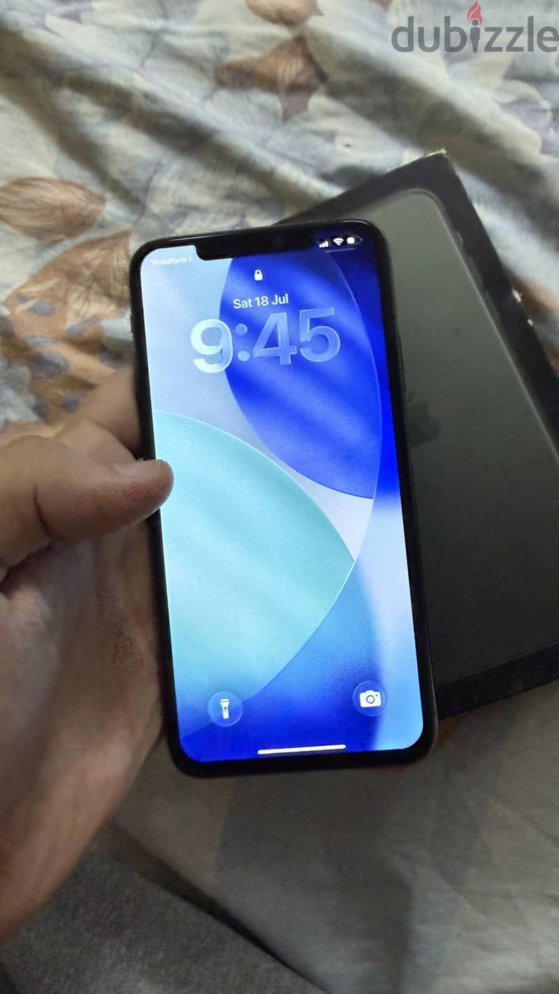 Apple - iPhone 11 Pro Max 2