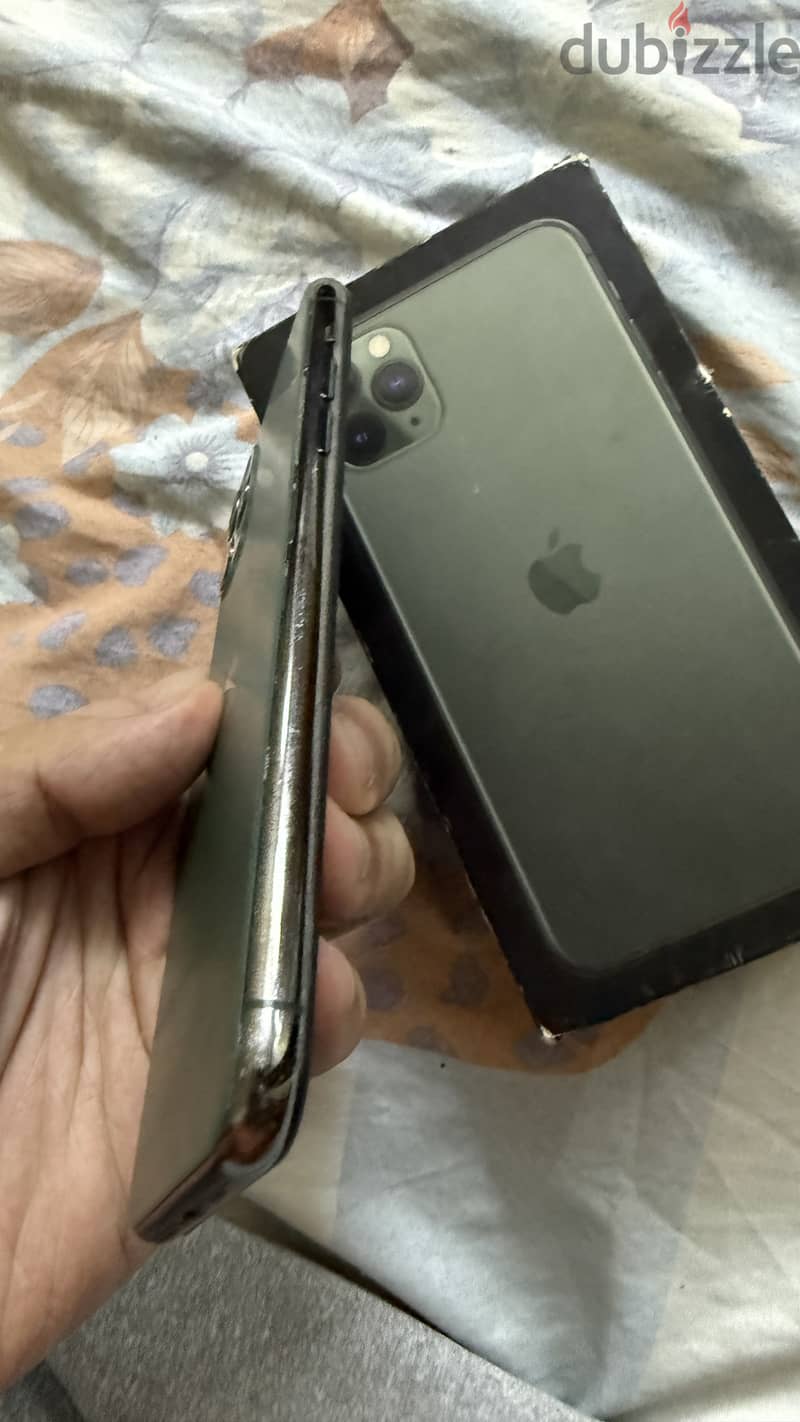 Apple - iPhone 11 Pro Max 3
