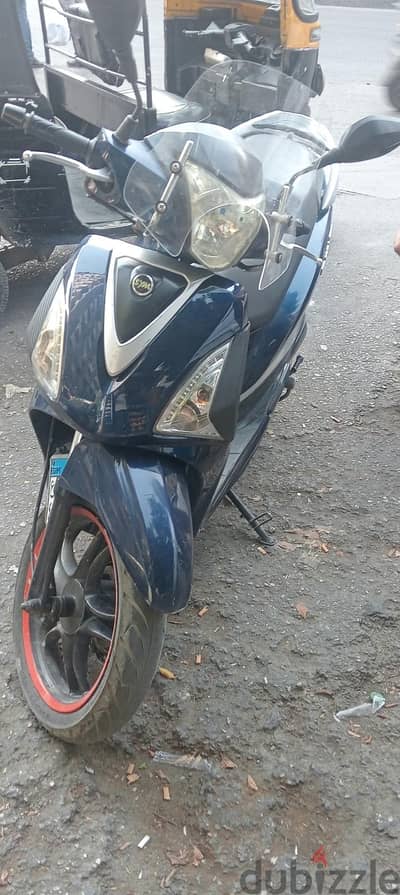 اسكوتر  sym 200ccللبيع