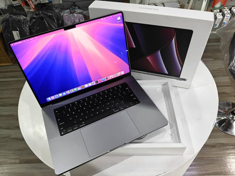 MacBook Pro 16Inch M2 Pro 1