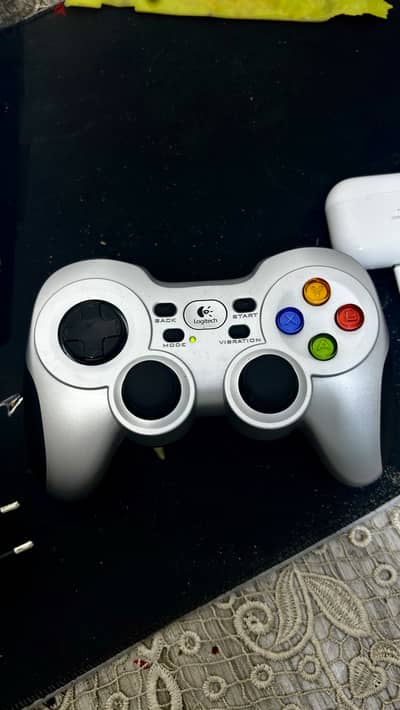 Logitech f710 Wireless Controller