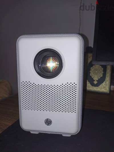 بروجيكتور HP CC200 بحالة الزيرو - فل اتش دي - استعمال خفيف جدا