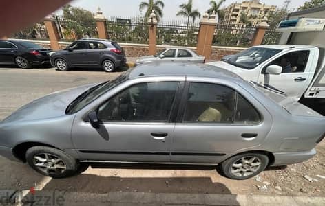 نيسان صني 2000
