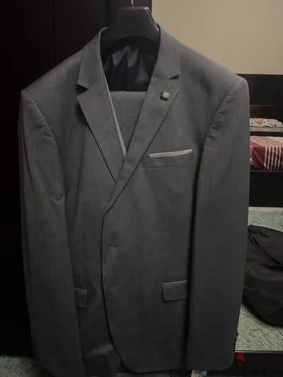 Suit from tie house size 58