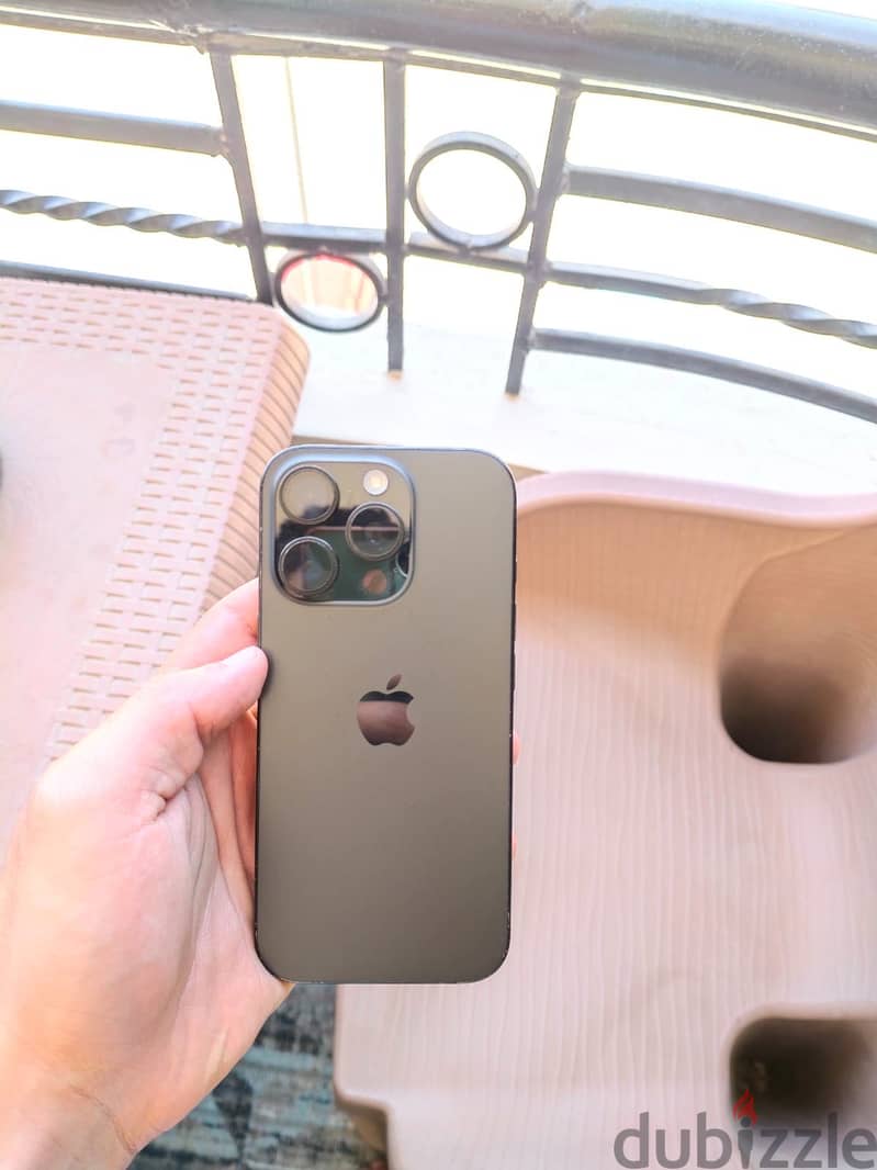 Apple - iPhone 16 Pro 2