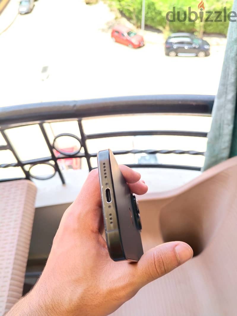 Apple - iPhone 16 Pro 4