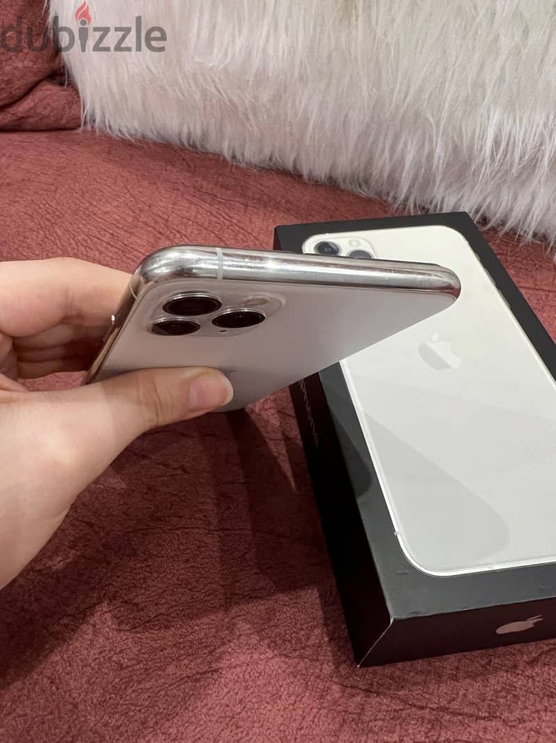 Apple - iPhone 11 Pro Max 2