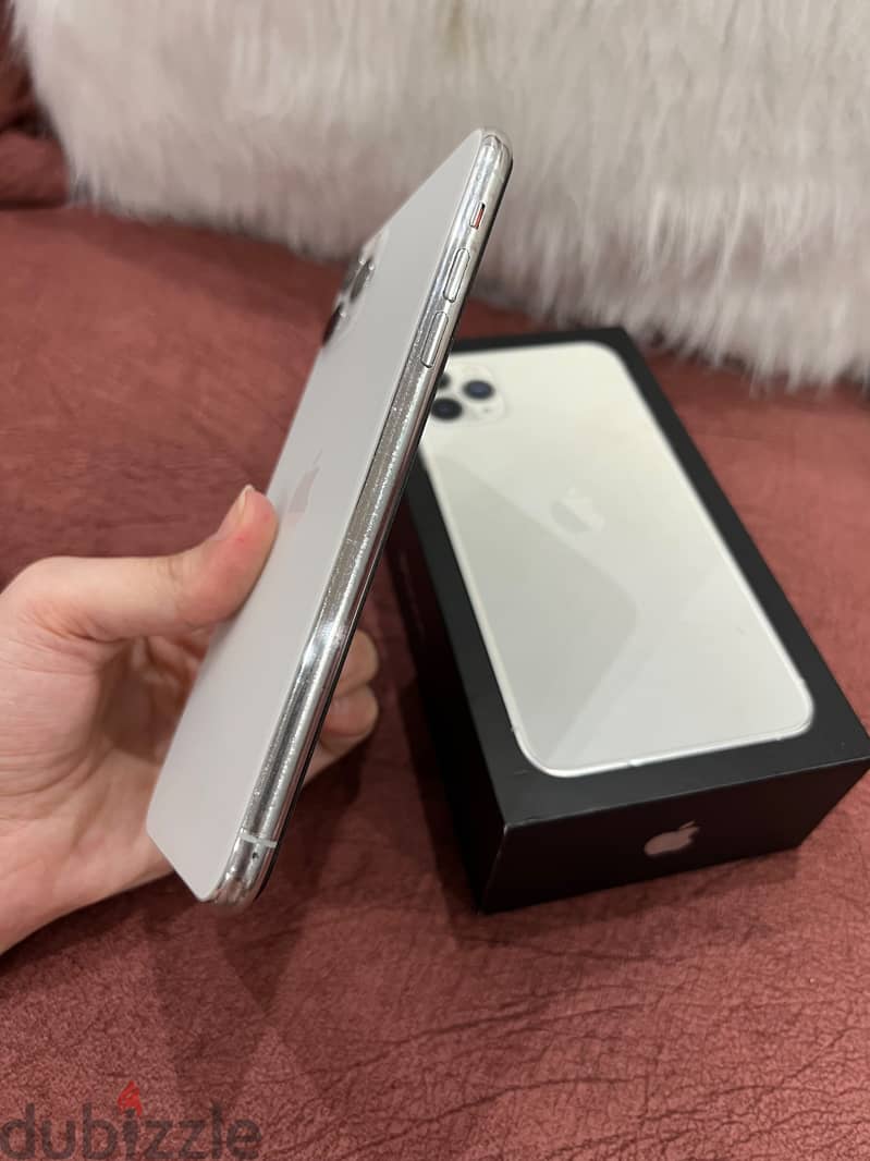 Apple - iPhone 11 Pro Max 3