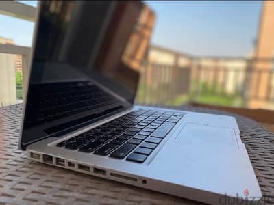 Macbook pro 13 Used like brand new