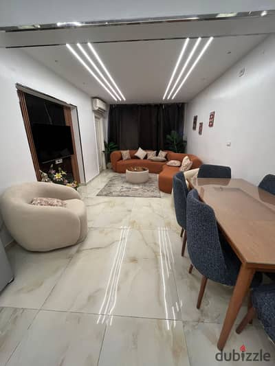 شقة مفروشة فندقية مكيفة بجوار سيتى ستارز للايجار اليومي والشهرى للعائلات متوفر مفروش فندقى موقع متميز في مدينة نصر