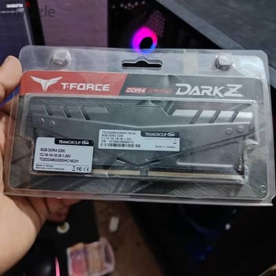 Ram 8 Ddr4 TeamGroup Dark Z 3200 Mhz Cl 16 للبيع