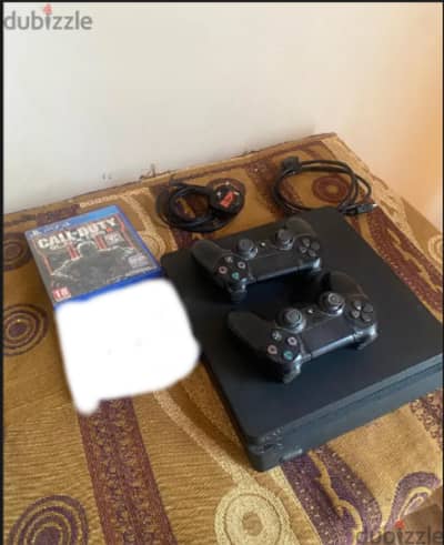 ps4 مستعمل بحالة ممتازه مع 2 دراع اصلي والعاب