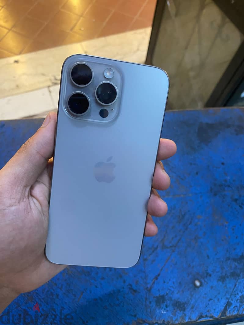 iPhone 15 Bro max 5