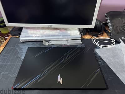 لاب توب acer لم يستعمل نهائياً