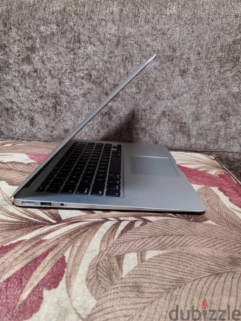 MacBook air 2017 ram 8 SSD 128 6