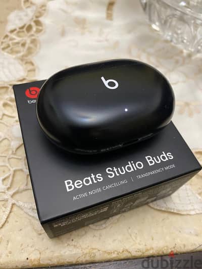 beats studio buds black earbuds