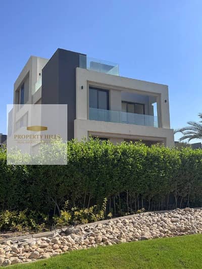 اخر ستاندالون فيلا للبيع في كمبوند patio jade بفيو كامل علي وتر فيتشرز وحمامات سباحة بتسهيلات في السداد
